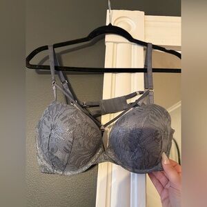 Victoria’s Secret front detail push-up bra